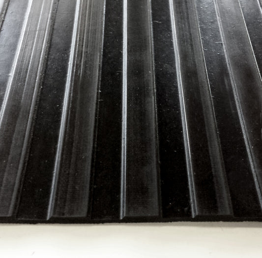 Rubber Matting 1m – Large Rib Black